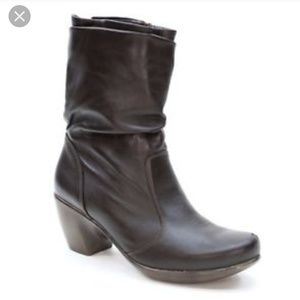 Leather Slouch boots by Naot
